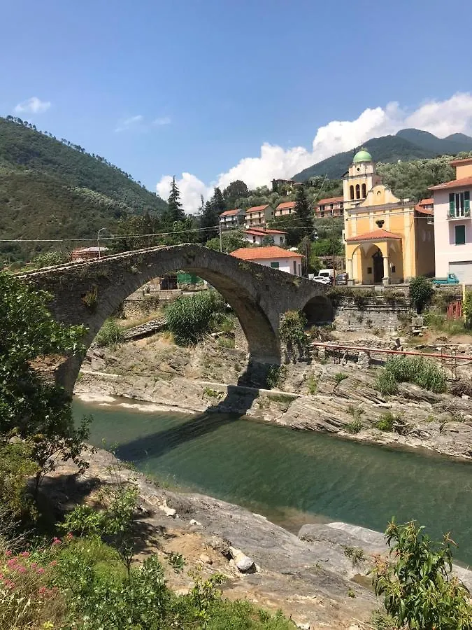 Semesterbostad Alloggio U Sportegu Da E Monti A Giaia Badalucco